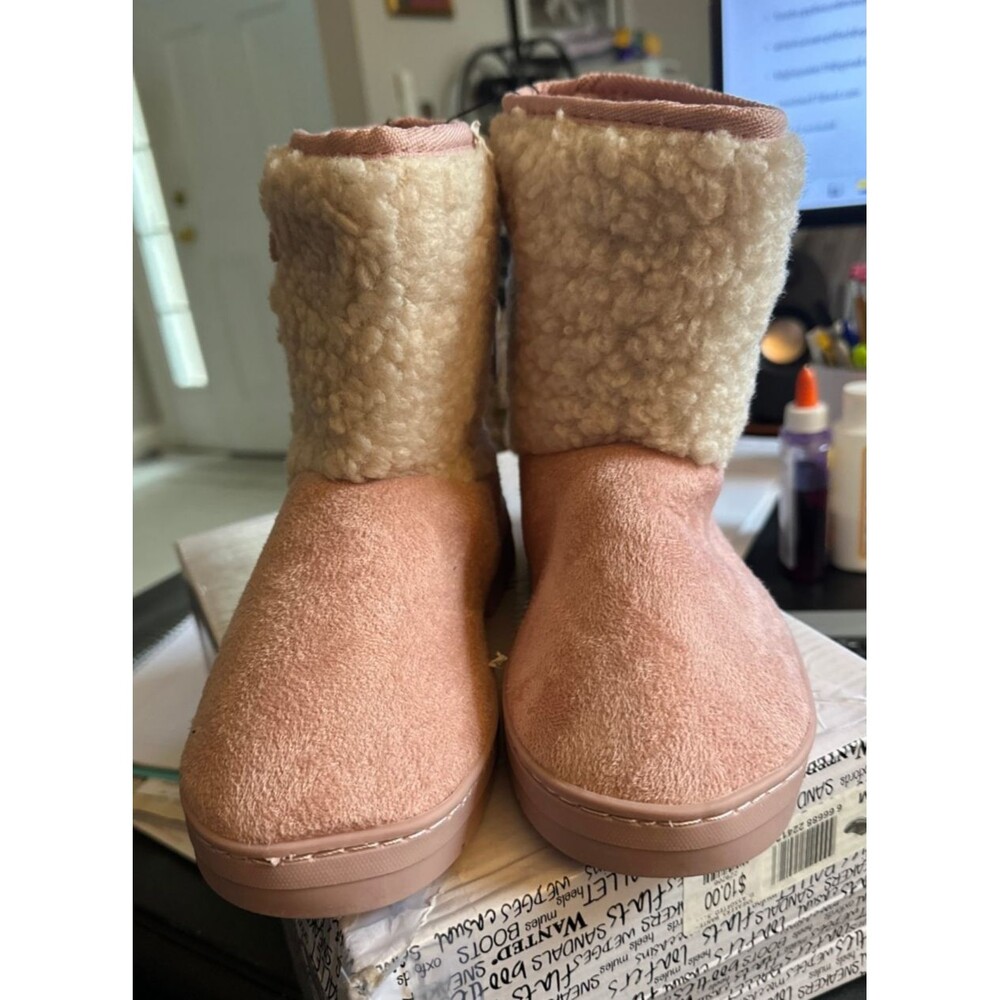 bebe Girls ~ Blush/Pink Boots with bebe logo in rhinestones   Toddler Size 4